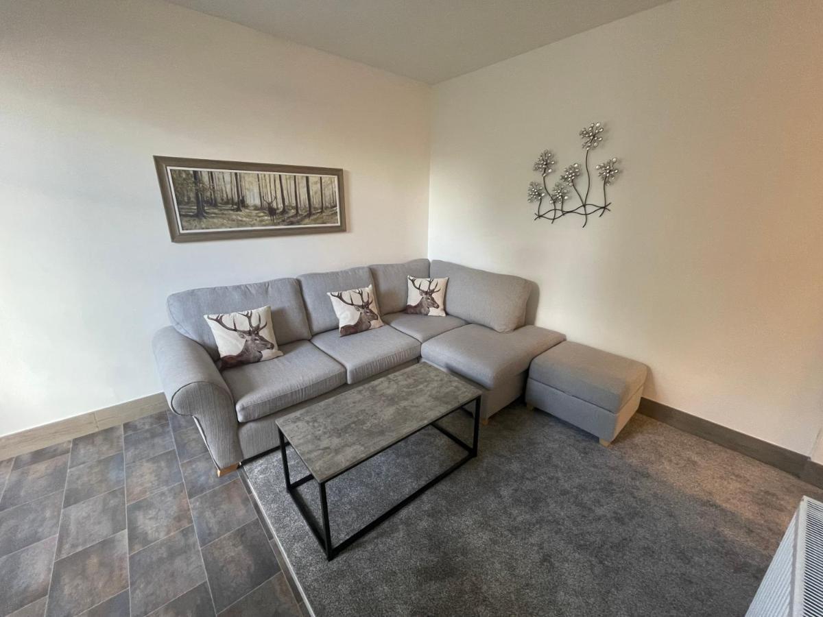 Crown Aros Beag, Ultra City Central 2 Bedroom Apartment With Free Parking Onsite Inverness Exterior photo